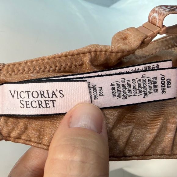 36DDD Victoria’s Secret Nude T-Shirt Bra Lightly Lined Full Coverage Logo Strap - Picture 3 of 4